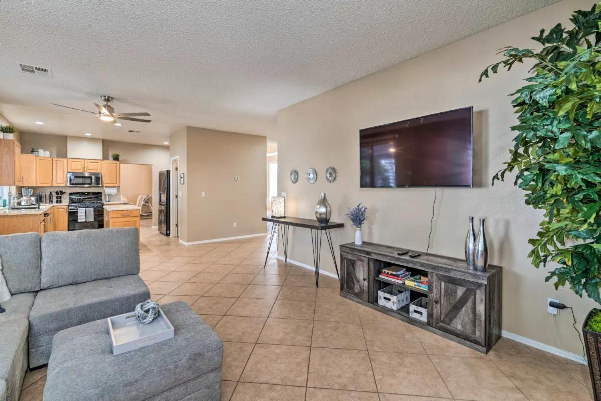 Villa A Beautiful House With Hot Tub, Grill & Games! à Las Vegas Extérieur photo